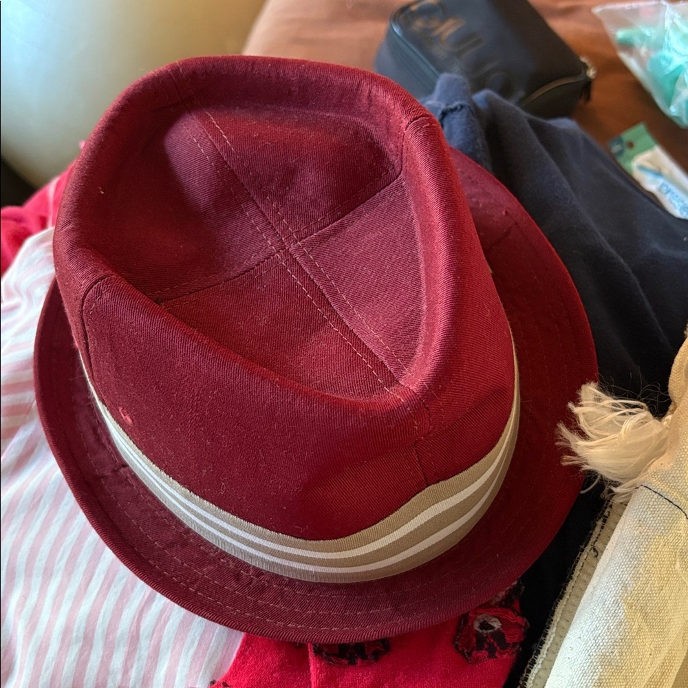 Combo!canvas gym bag with hoodie, hat & two tops